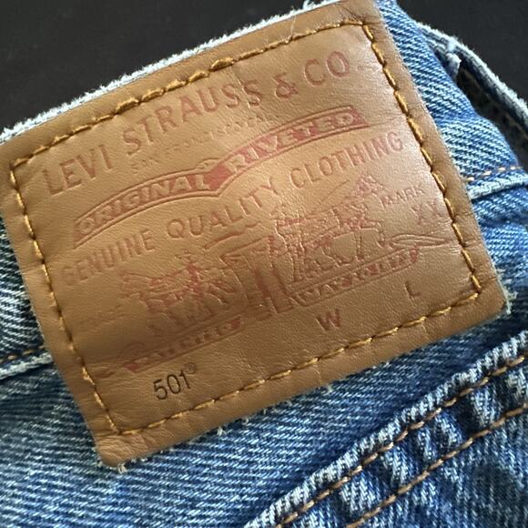 Levi's 501 Women's Jeans Blue Denim Classic Fit Button Fly 30x26 - Picture 9 of 14